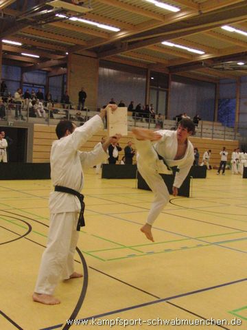 2010_11_27_bayerische_Taekwondomeisterschaft_Illertissen_52.jpg